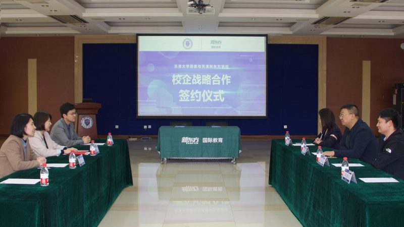 小标题：报名费，背后的成本考量